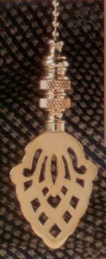 Acorn Silhouette Fan Pull Chain in Polished Brass